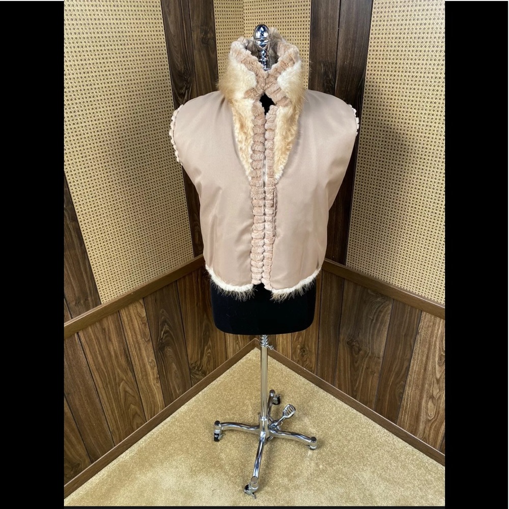 Musi Long Haired & Sheared Beaver Trim Fur Vest - image 6